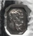 Médaille profil homme sculpture relief monochrome antique