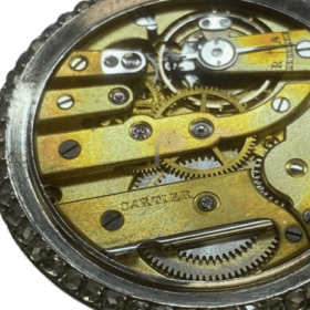 Montre Broche Gousset Cartier Or Platine Email Diamants — photo 11