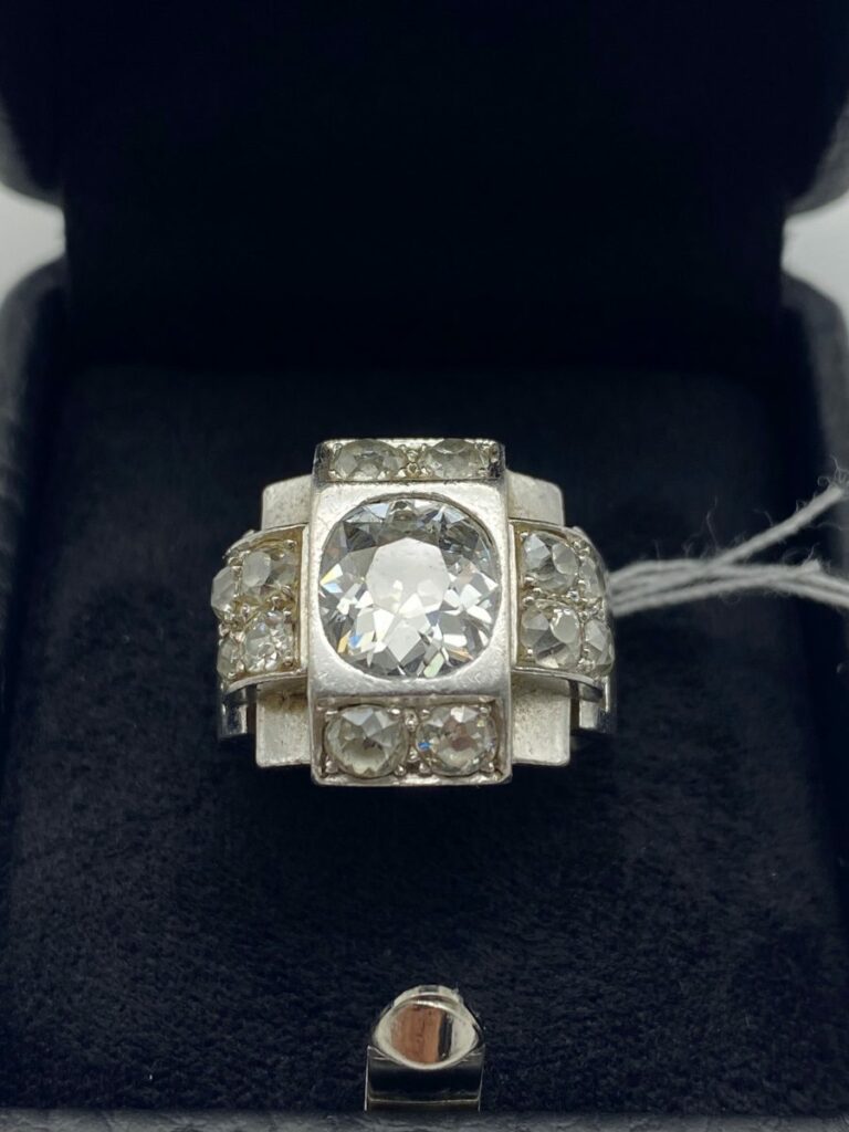 Bague Art deco platine environ 2 carats achat or
