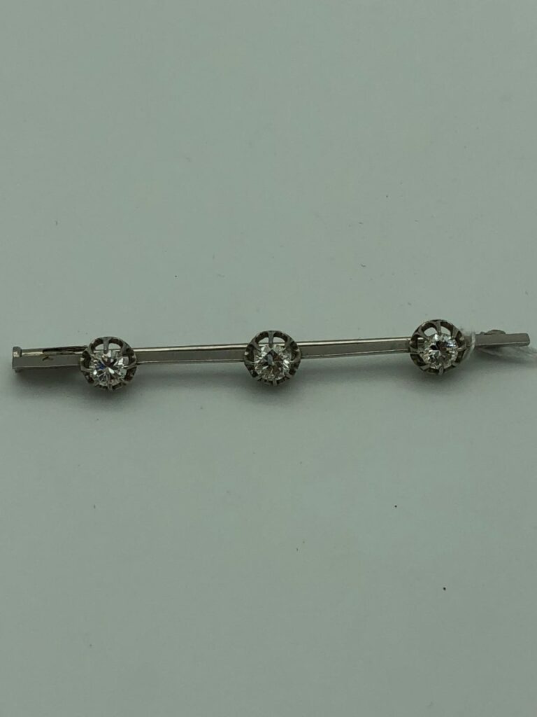 Broche Art deco 0,3 carat X 3