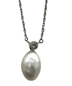 Collier avec perle et diamant
