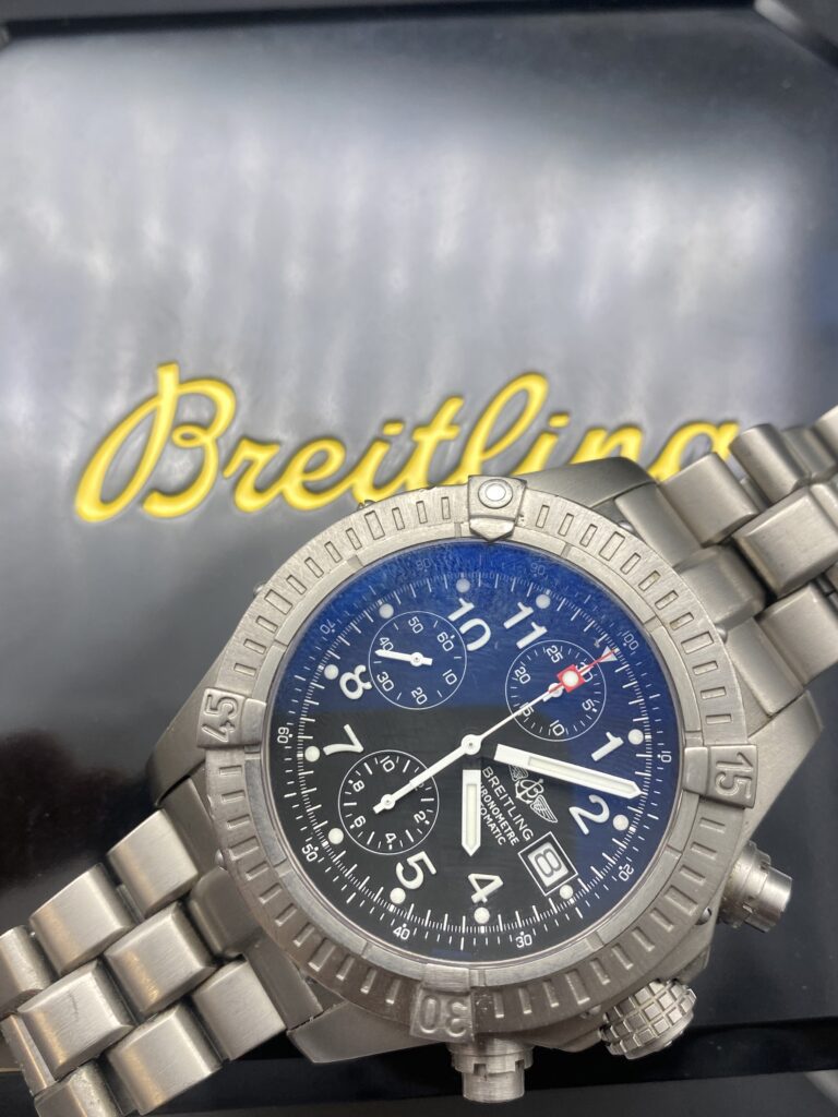 Breitling Avenger ref E13360