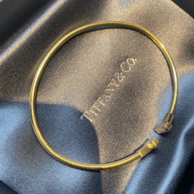 BRACELET TIFFANY & CO TIFFANY T WIRE ETROIT OR JAUNE 18K (T.L) — photo 4