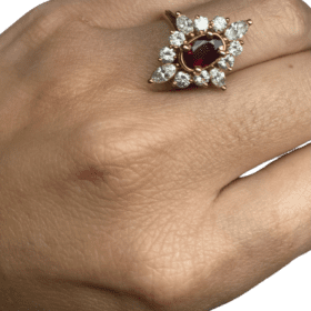 BAGUE MARQUISE OR JAUNE 18K RUBIS ET DIAMANTS (T.53) — photo 6