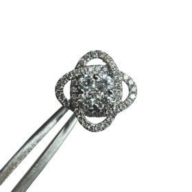 BOUCLES D'OREILLES OR 18K ET DIAMANTS MOTIF "ROSE" — photo 3