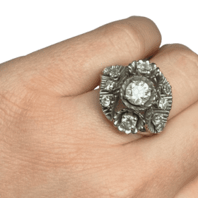 BAGUE OR BLANC 18K PLATINE ET DIAMANTS CENTRAL ENV 0,80CT (T.55) — photo 6