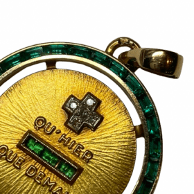 MEDAILLE A. AUGIS OR 18K DIAMANTS EMERAUDES + QU'HIER - QUE DEMAIN — photo 6