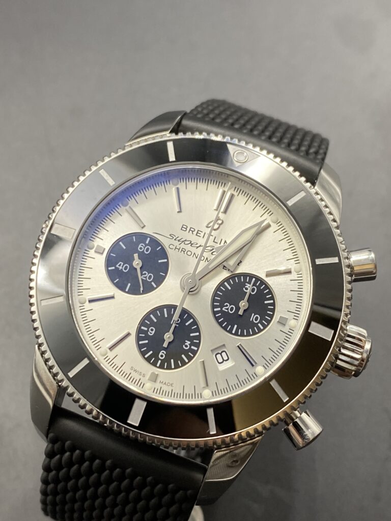 Breitling Superocean Heritage II Chronograph B01 4 800 € N°. de réf.: Ab0162121G1S1