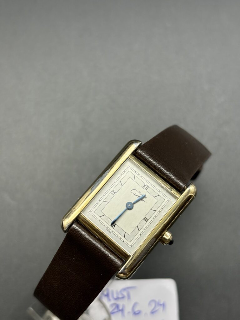 Cartier Tank 1 300 € N°. de réf.: 3 66001