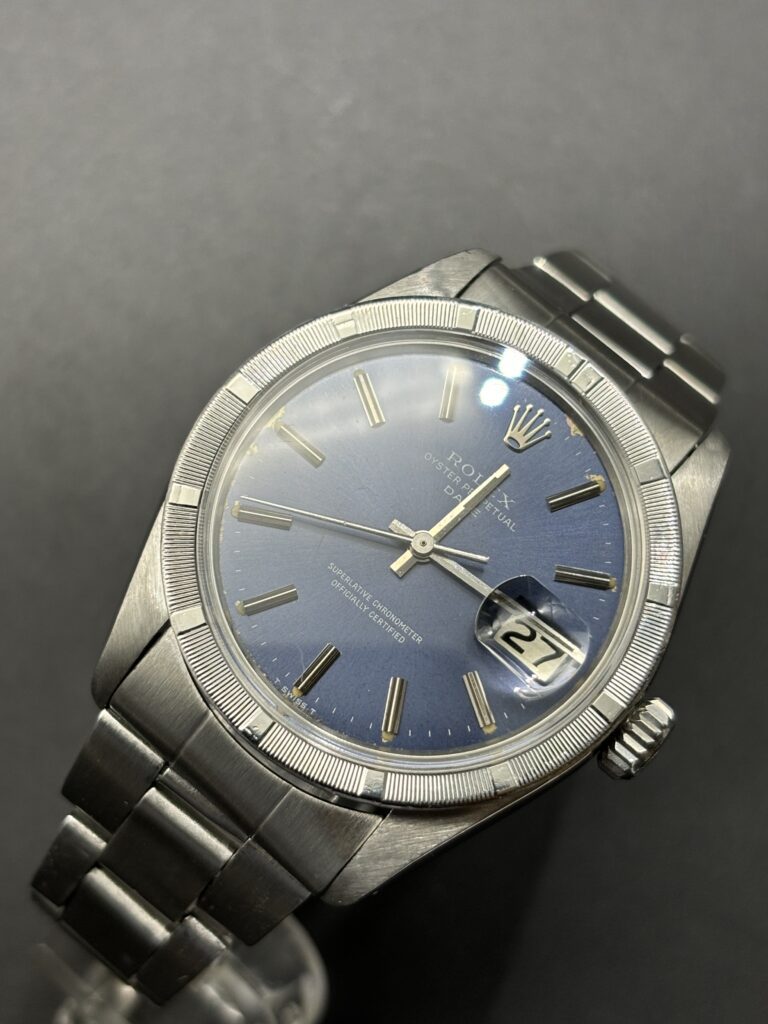Rolex Oyster Perpetual Date 2 990 € N°. de réf.: 1501 Bleu