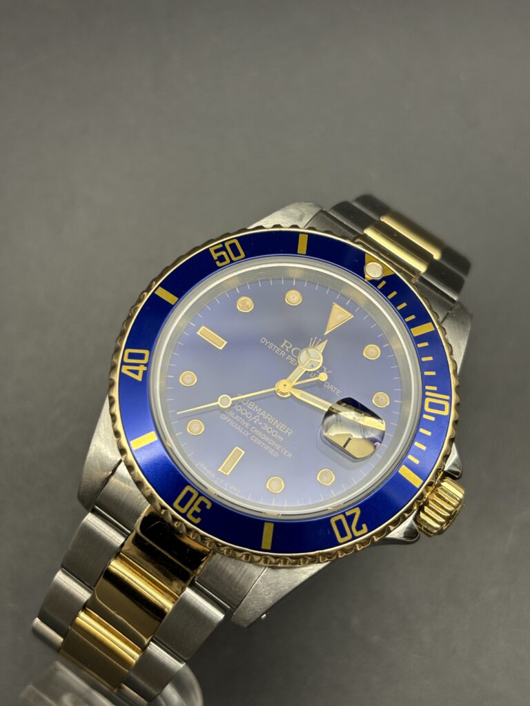 Rolex Submariner Date 8 900 € N°. de réf.: 16613 |