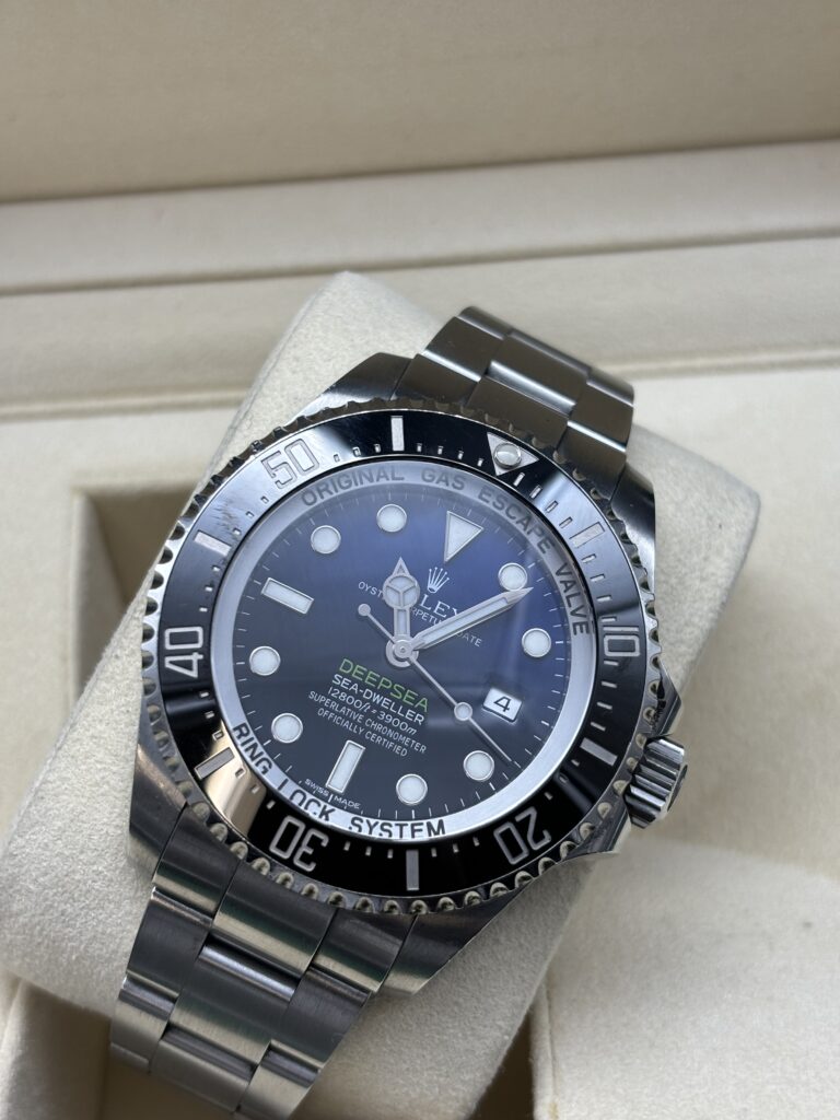 Rolex Sea-Dweller Deepsea James Cameron Blue 11 500 € N°. de réf.: 116660 |