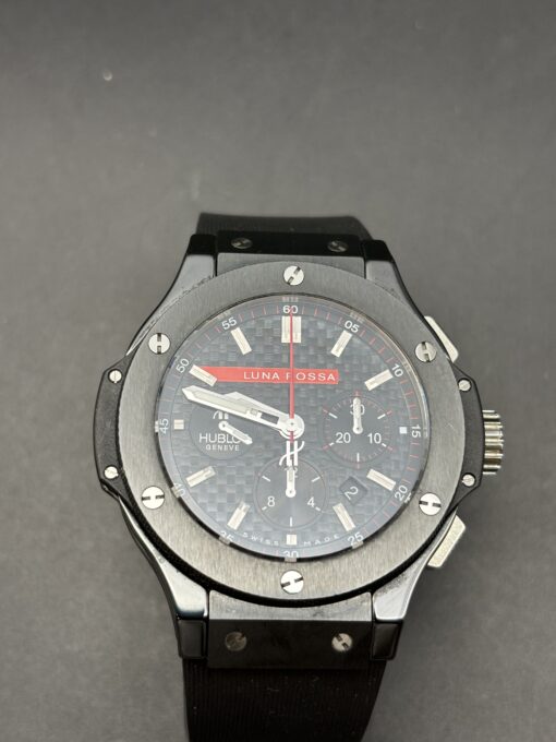 Hublot Big Bang Luna Rossa service Hublot 2023 7 600 € N°. de réf.: 301.CM.131.RX.LUN0