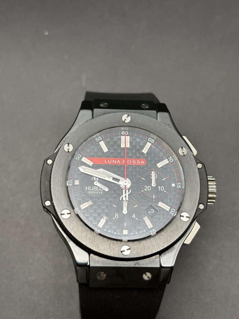 Hublot Big Bang Luna Rossa Service Hublot 2023 7 600 € N°. de réf.: 301.CM.131.RX.LUN0