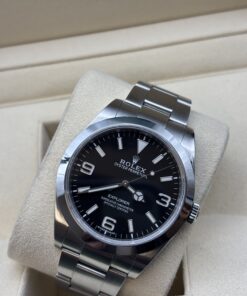 Rolex Explorer 6 990 € N°. de réf.: 214270 full set 2017