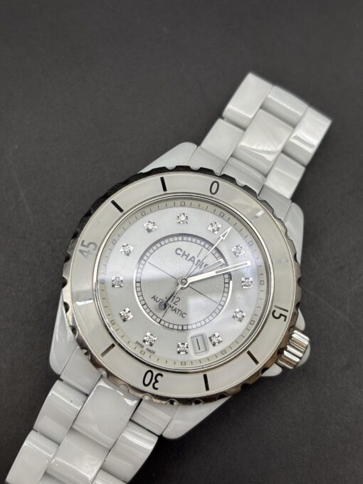 Chanel Midsize Unisex Watch J12 Diamond White 3 300 € N°. de réf.: H1629 |
