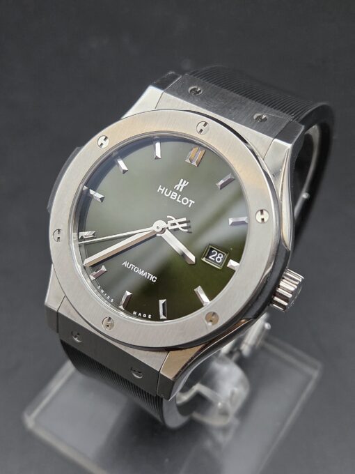 Hublot Classic Fusion Green 4 700 € réf.: 542.NX.8970.LR