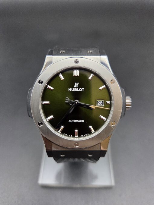 Hublot Classic Fusion Green 4 700 € réf.: 542.NX.8970.LR