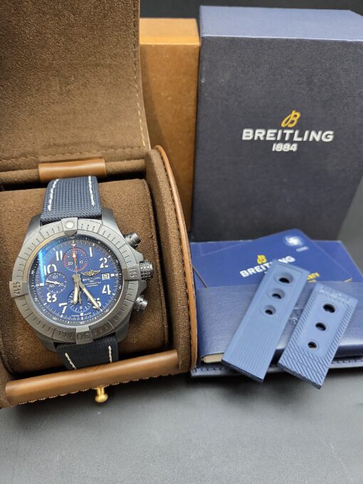 Breitling Super Avenger Chronograph Night Mission 4 000 € réf.: V13375
