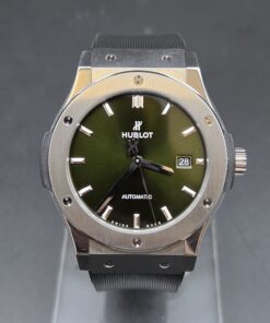 Hublot Classic Fusion Green 4 700 € réf.: 542.NX.8970.LR