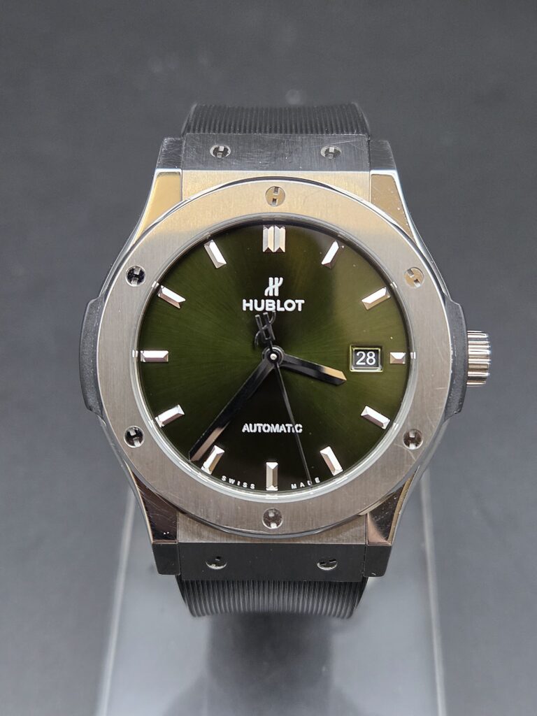 Hublot Classic Fusion Green 4 700 € réf.: 542.NX.8970.LR