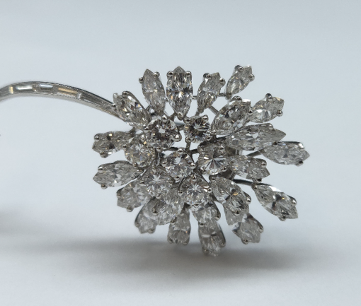 BROCHE FLORALE PLATINE ET DIAMANTS