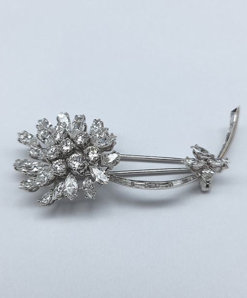 BROCHE FLORALE PLATINE ET DIAMANTS