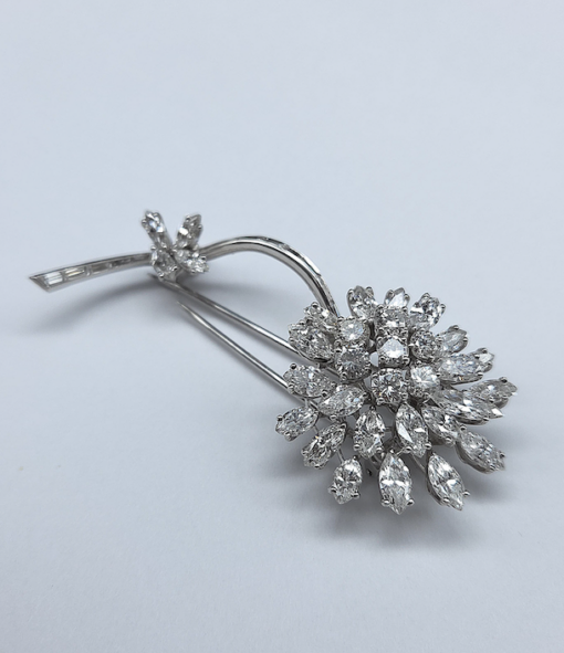 BROCHE FLORALE PLATINE ET DIAMANTS