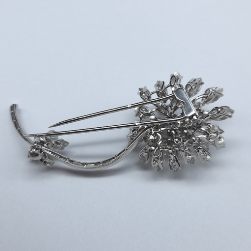 BROCHE FLORALE PLATINE ET DIAMANTS