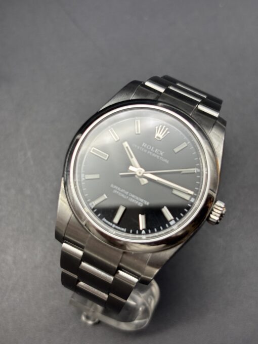 Rolex oyster ref 124200 black Prix 4700 euro