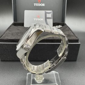 Tudor Black Bay Pro ref 79470 année 2024 — photo 4