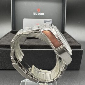 Tudor Black Bay Pro ref 79470 année 2024 — photo 6