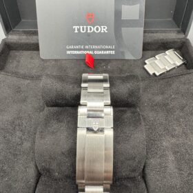 Tudor Black Bay Pro ref 79470 année 2024 — photo 9