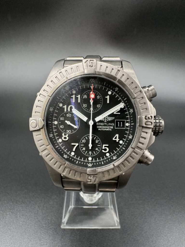 Breitling Avenger E13360 Titane