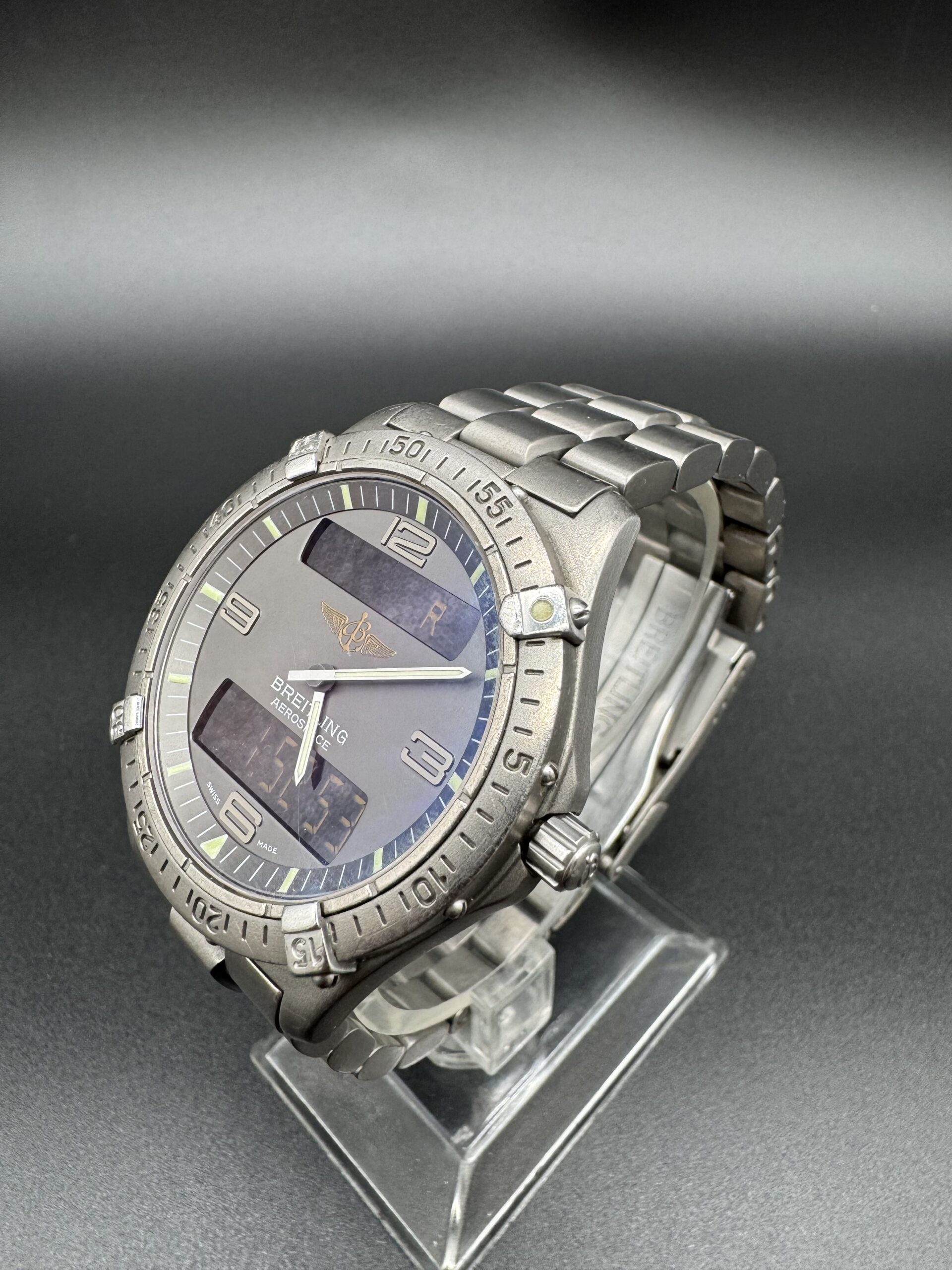 Breitling Aerospace ref E56062 Titane