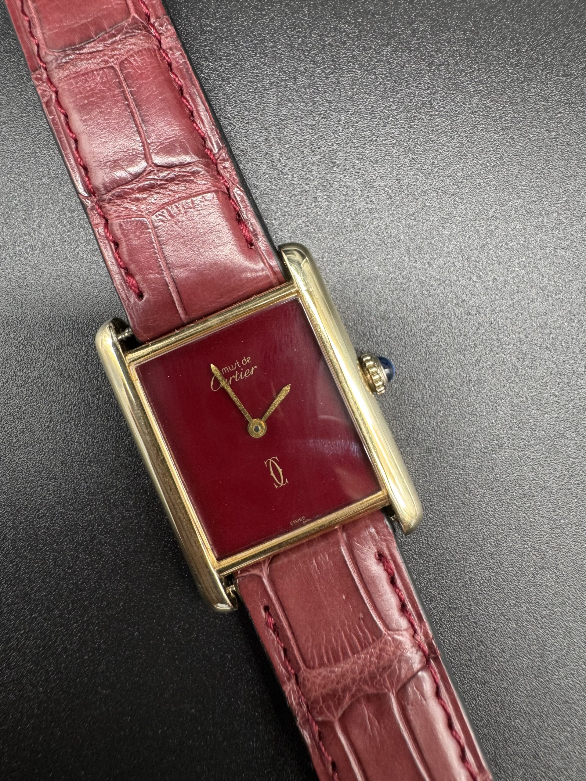 Cartier Tank Must De Tank cadran rouge