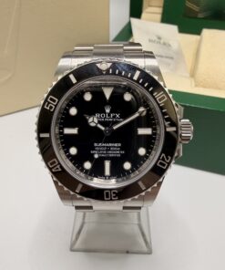 Rolex Submariner (No Date) full set ref 124060 année 2022