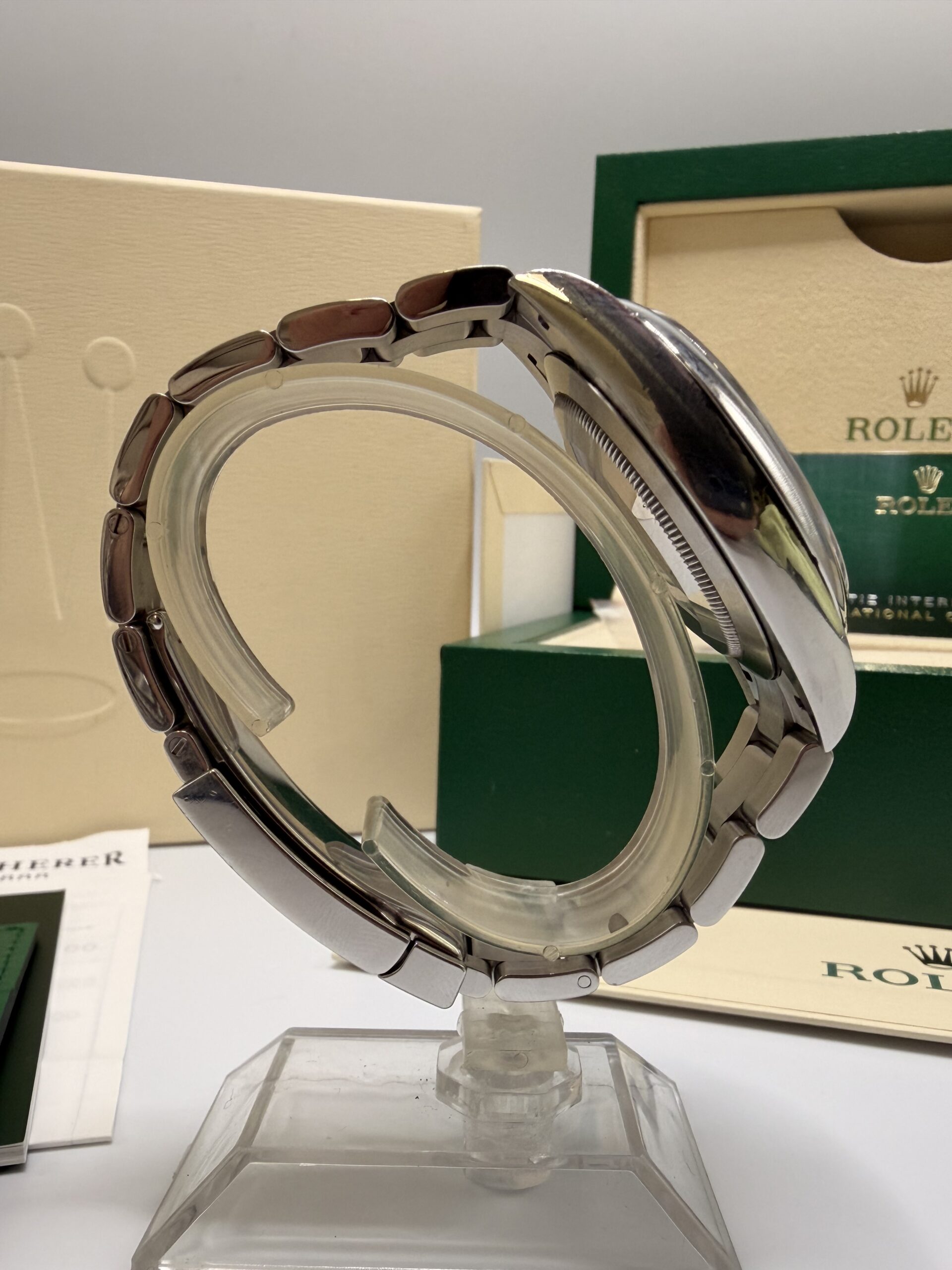 Rolex Oyster Perpetual 41 green ref 124300 année 2022 Full Set