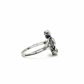 BAGUE ART DECO PLATINE ET TRIO DE DIAMANTS (T.55) — photo 2