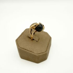 BAGUE BOUCHERON « TROUBLE » OR 18K JADE GRIS ÉMAIL NOIR (T.52) — photo 2