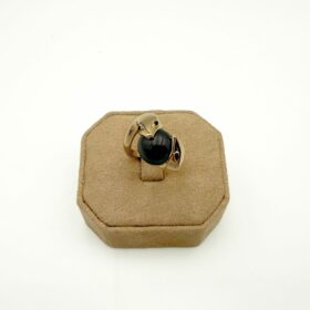 BAGUE BOUCHERON « TROUBLE » OR 18K JADE GRIS ÉMAIL NOIR (T.52) — photo 4