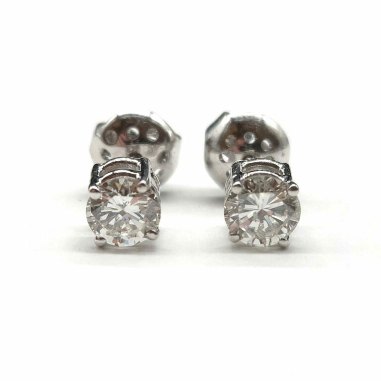 BOUCLES D'OREILLES PUCES OR 18K ET DIAMANTS 0,60CT(x2)