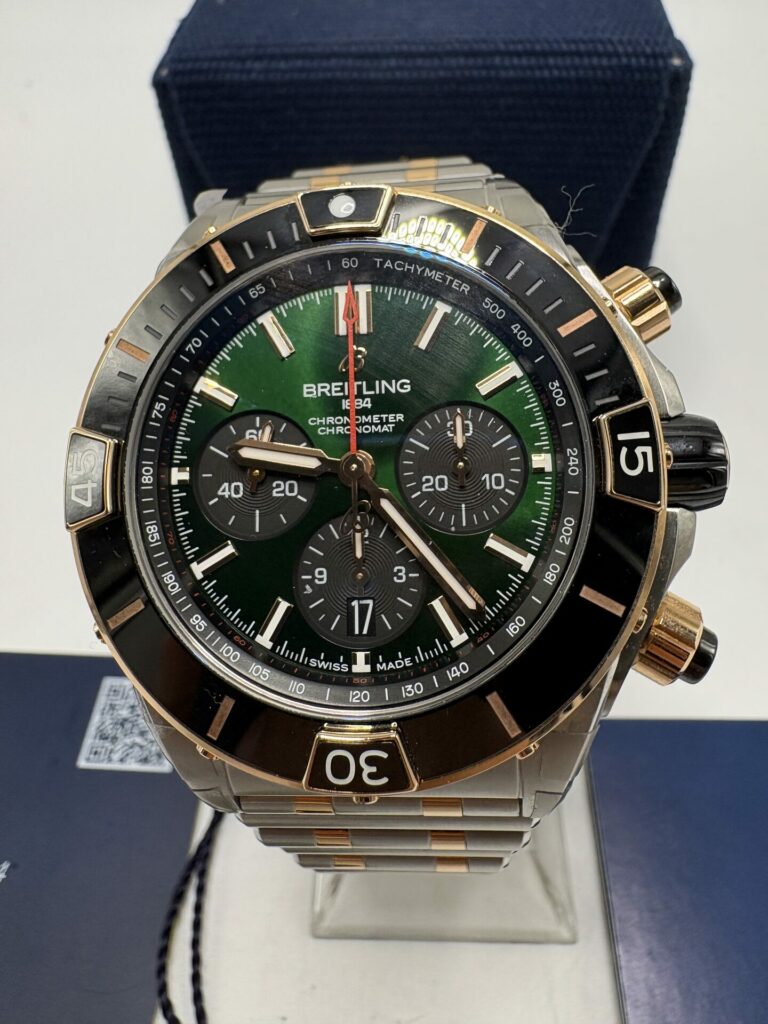 Breitling Super Chronomat Bo1 44 ref Ub0136 Partiellement Sticker État Neuf